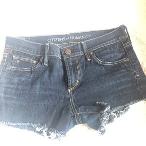 27 Citizens of Humanity cut off shorts